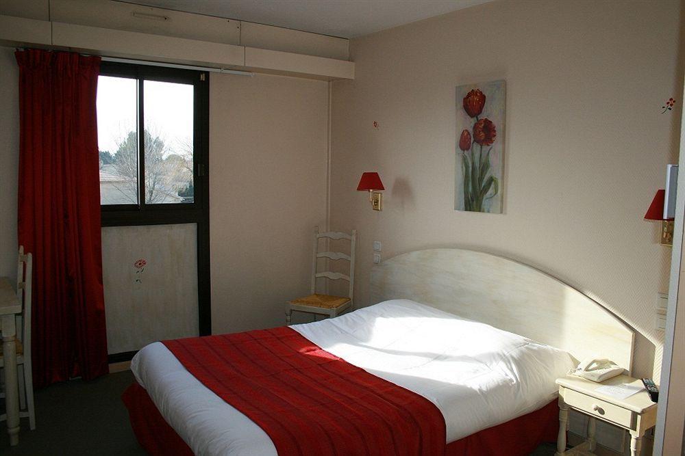 Hotel Les Nevons LʼIsle-sur-la-Sorgue 외부 사진