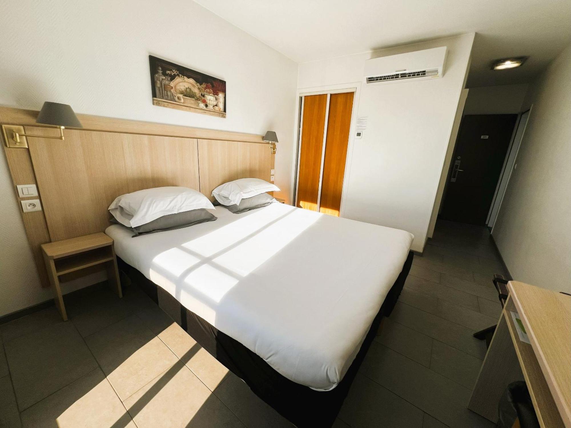 Hotel Les Nevons LʼIsle-sur-la-Sorgue 객실 사진