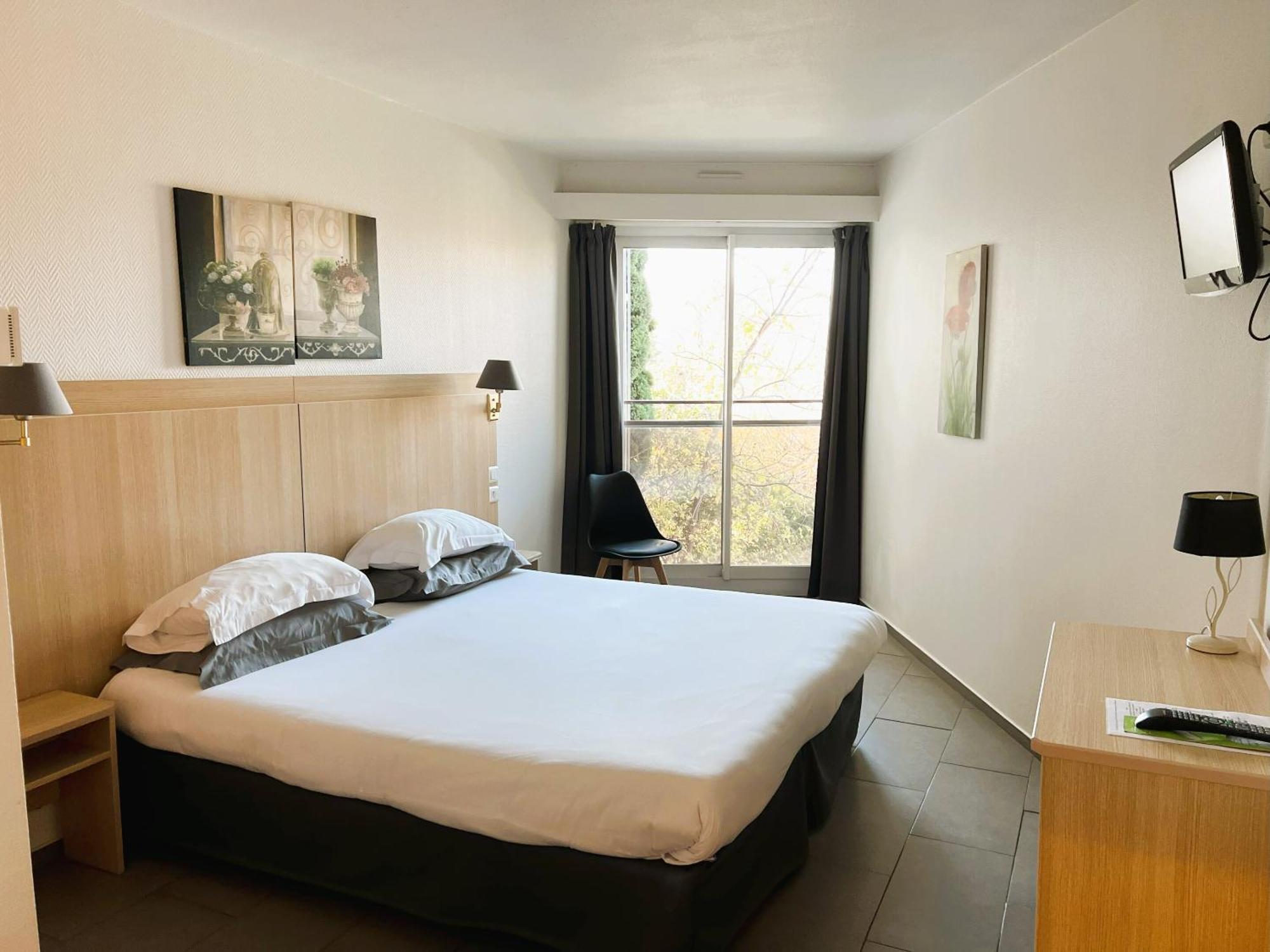 Hotel Les Nevons LʼIsle-sur-la-Sorgue 객실 사진