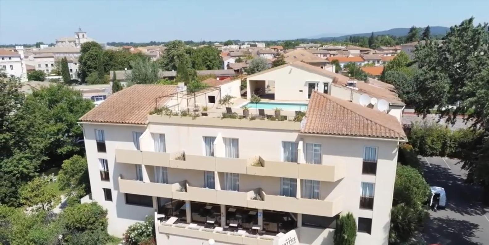 Hotel Les Nevons LʼIsle-sur-la-Sorgue 외부 사진
