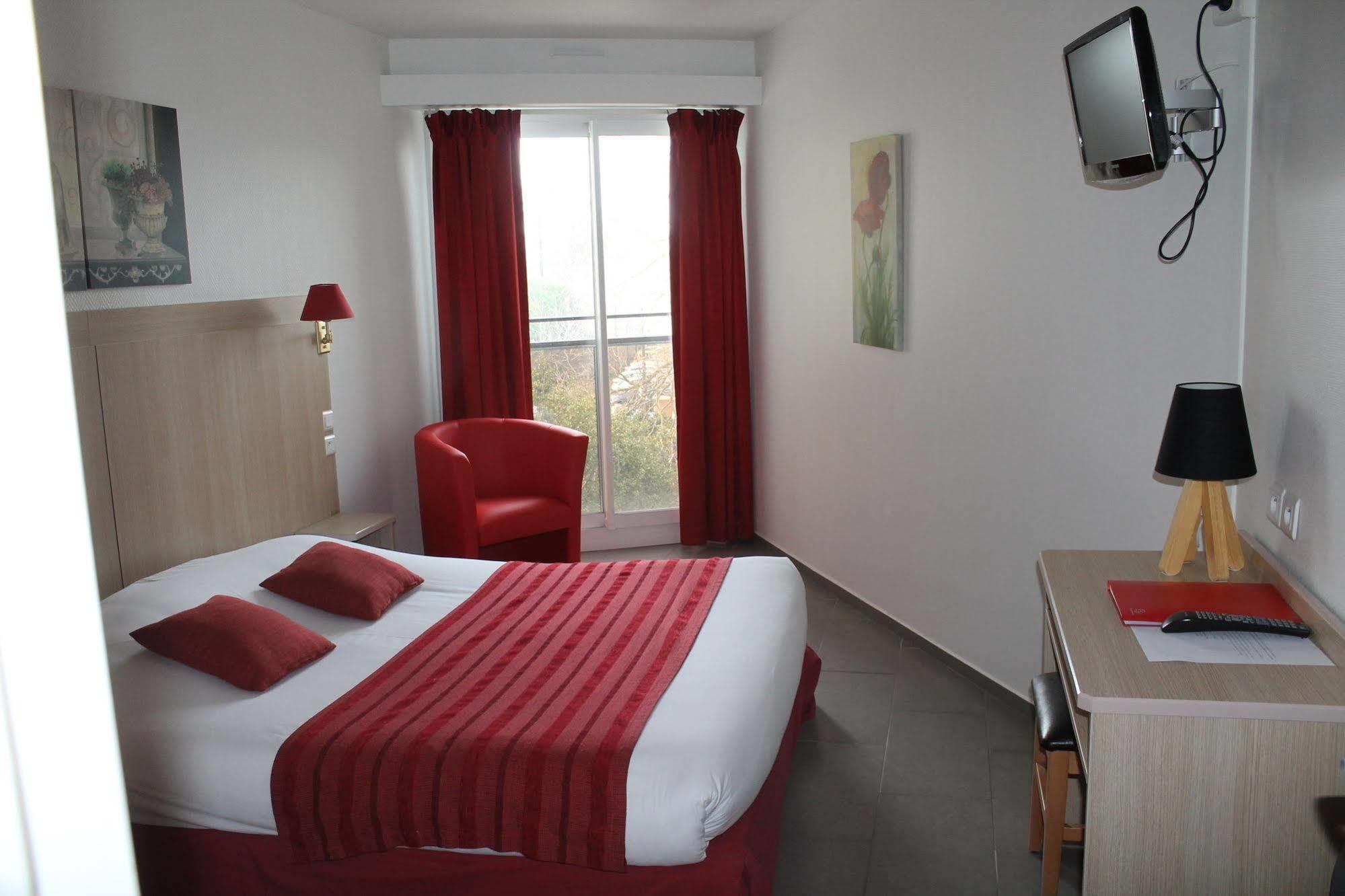 Hotel Les Nevons LʼIsle-sur-la-Sorgue 외부 사진